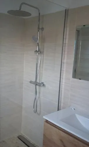 بيت خشبي Tchanque